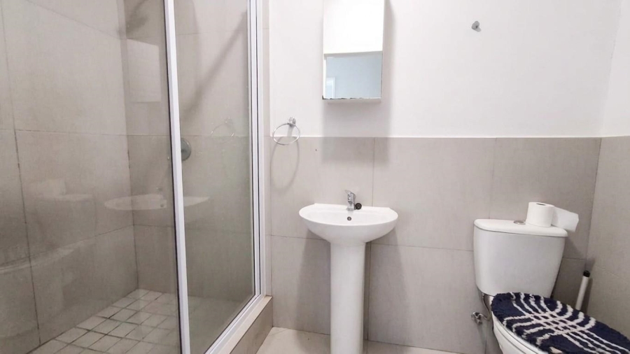 1 Bedroom Property for Sale in Buhrein Western Cape